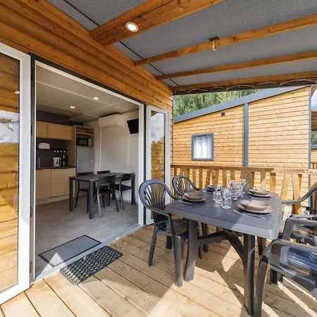 בקתה Les Demeures Du *